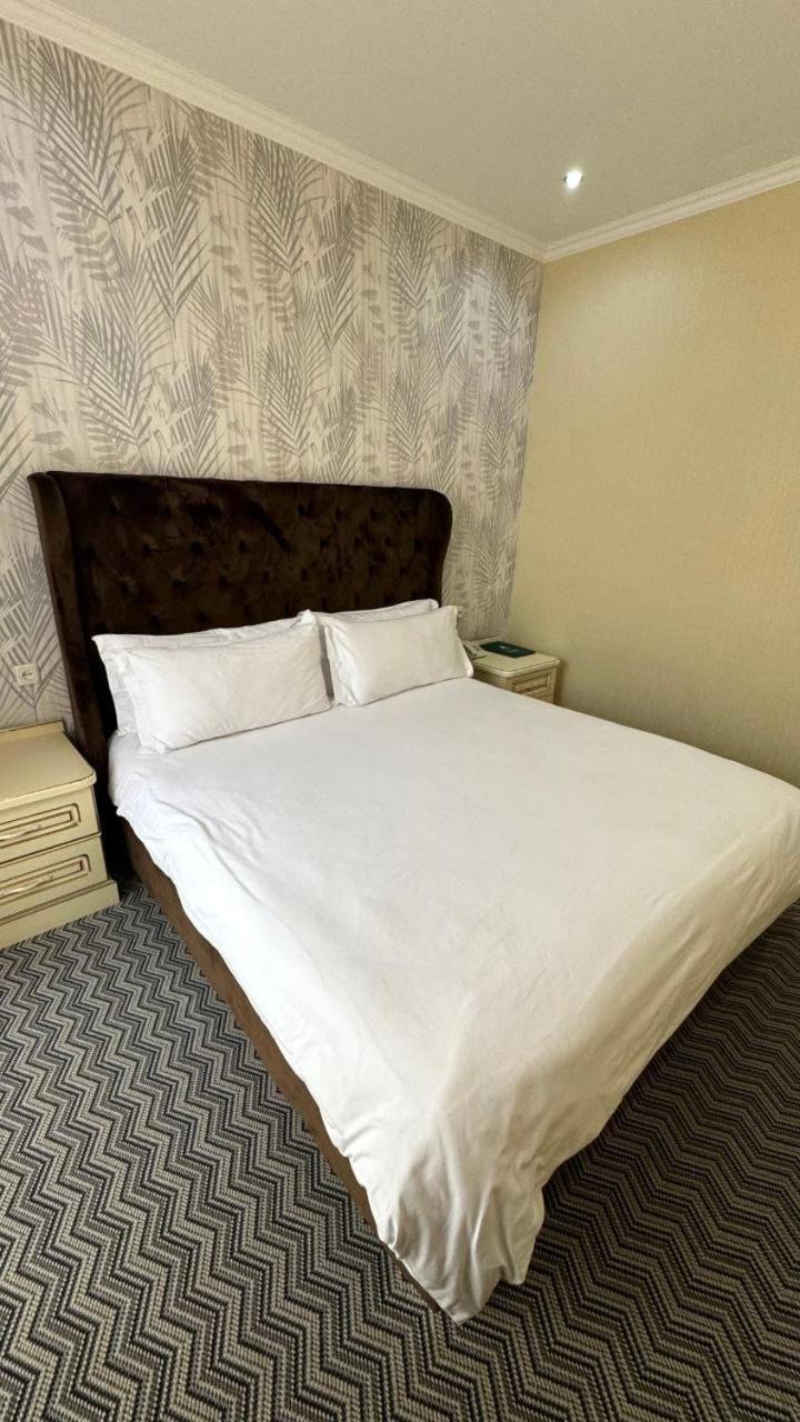Barhat Hotel & Spa Taraz Exterior photo